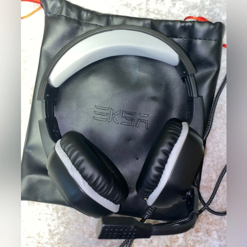 NWOT- EKSA® E1000 RGB USB Gaming Headset (with carrying case) - Never Used